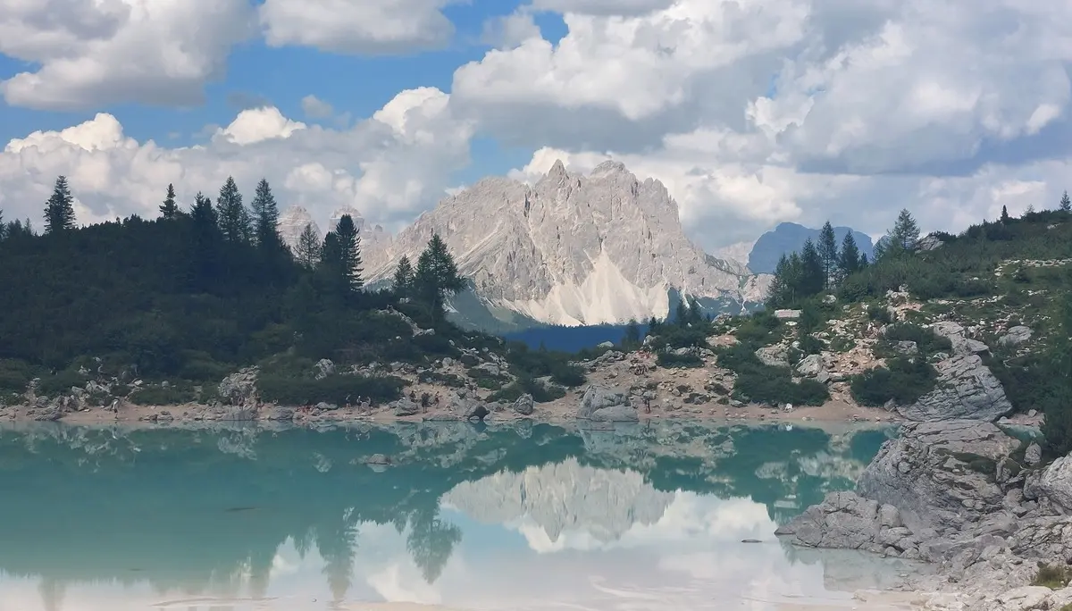 Lago Sorapis mit Monte Cristallino | © Claudia Simon