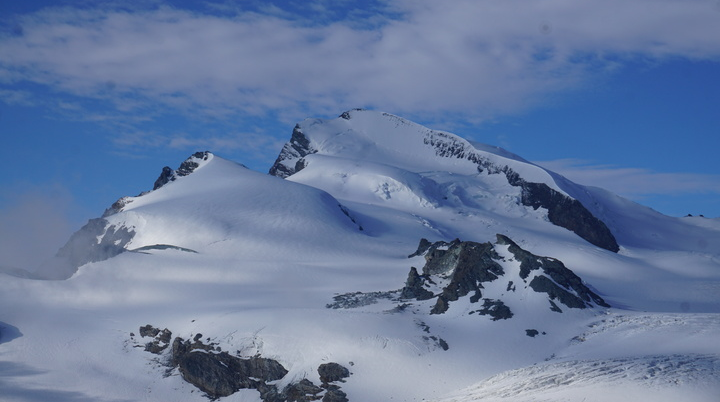 Fluchthorn (li.) und Strahlhorn (re.) | © A. Robota