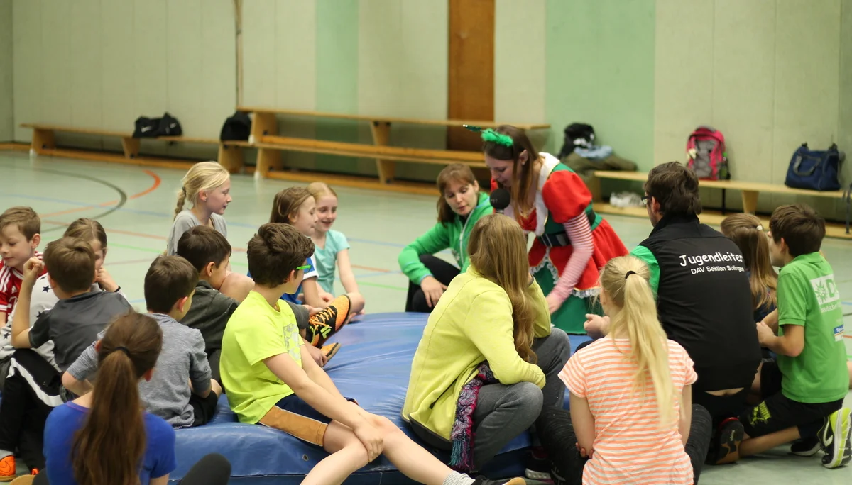 Helferelfe Solingen Radio RSG | © JDAV Solingen