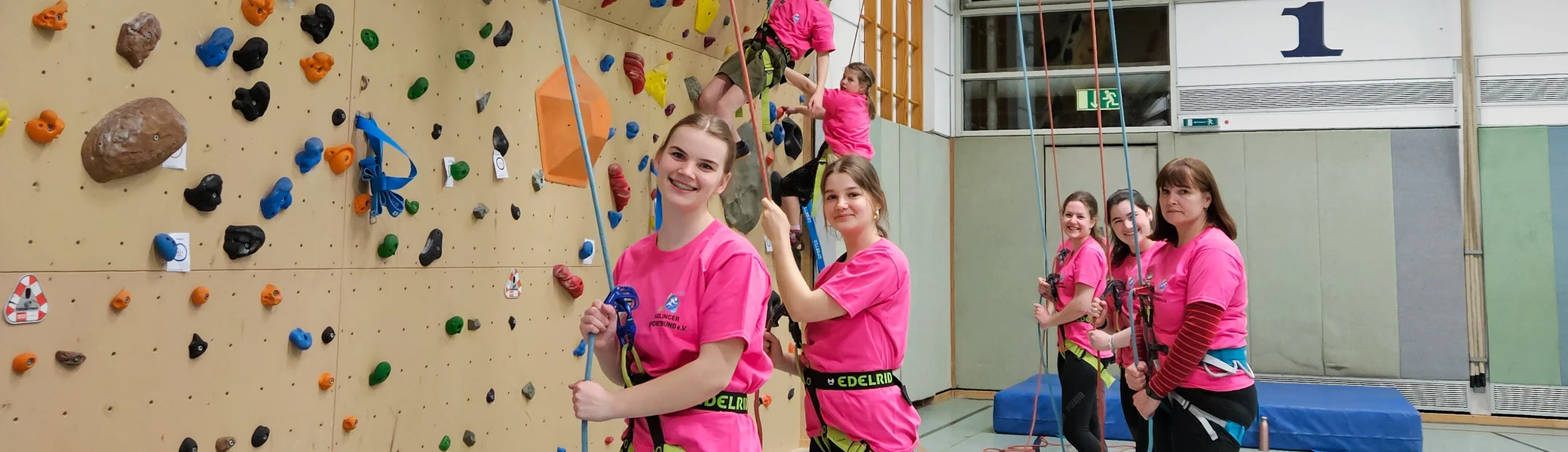 Pink gegen Rassismus | © Christian Offermann