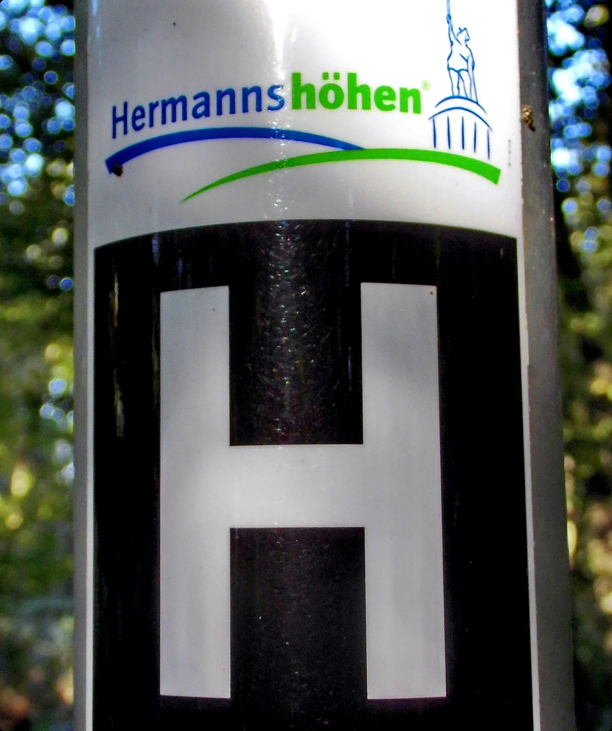 Hermannsweg, Wanderzeichen | © Uwe Drath